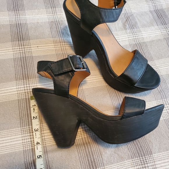 Wedge Aldo sandal size 9 - Picture 3 of 5